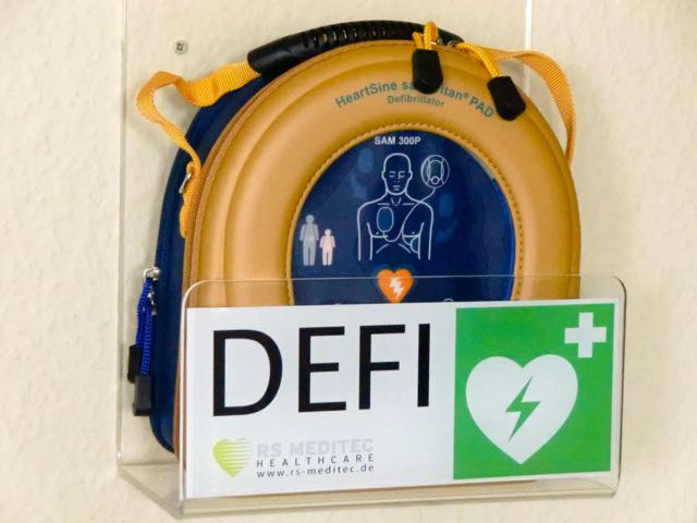 Defibrillator 